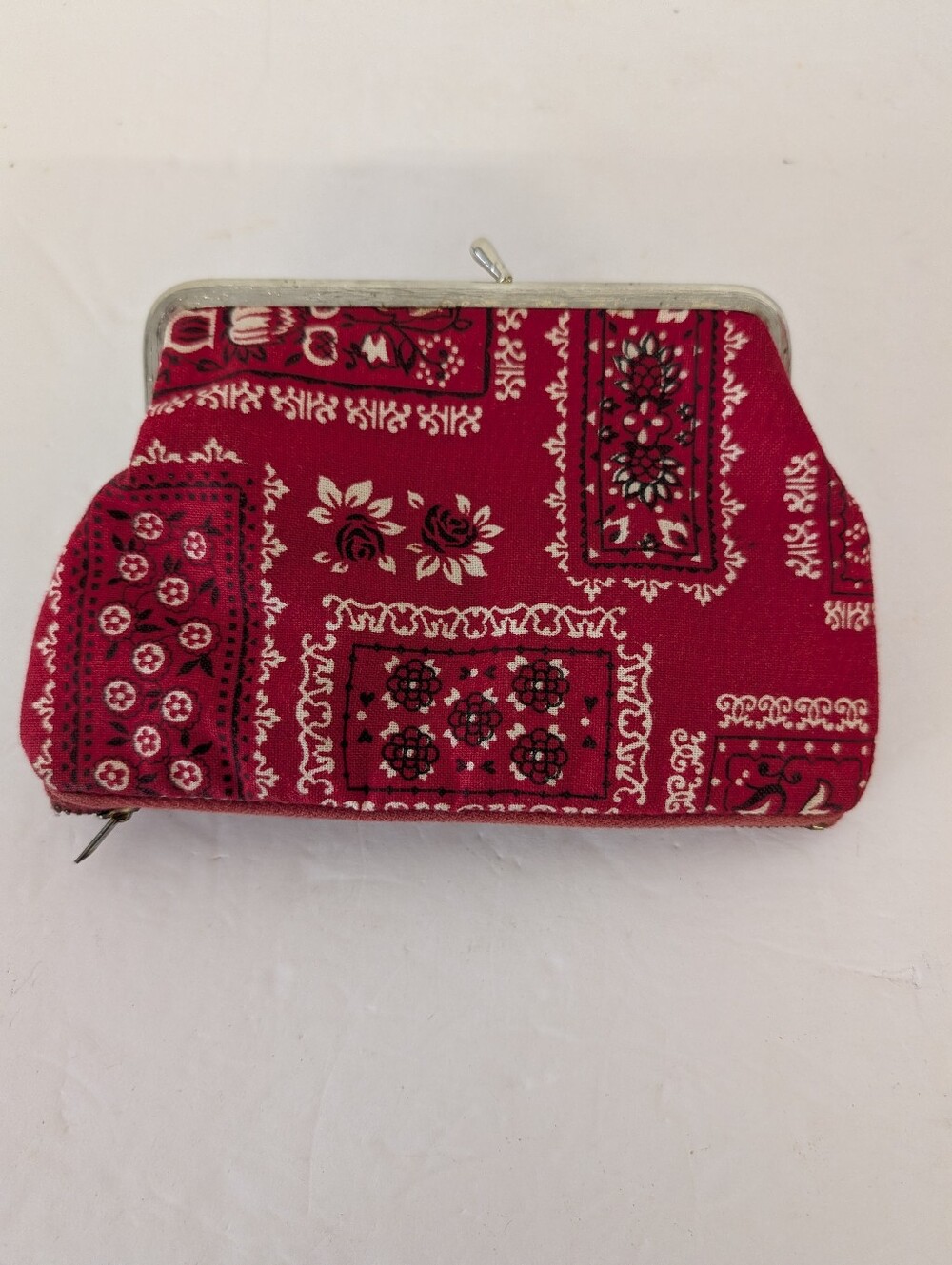 Vintage Make-up Bag Red Bandana-Print  From The Mid 1980s